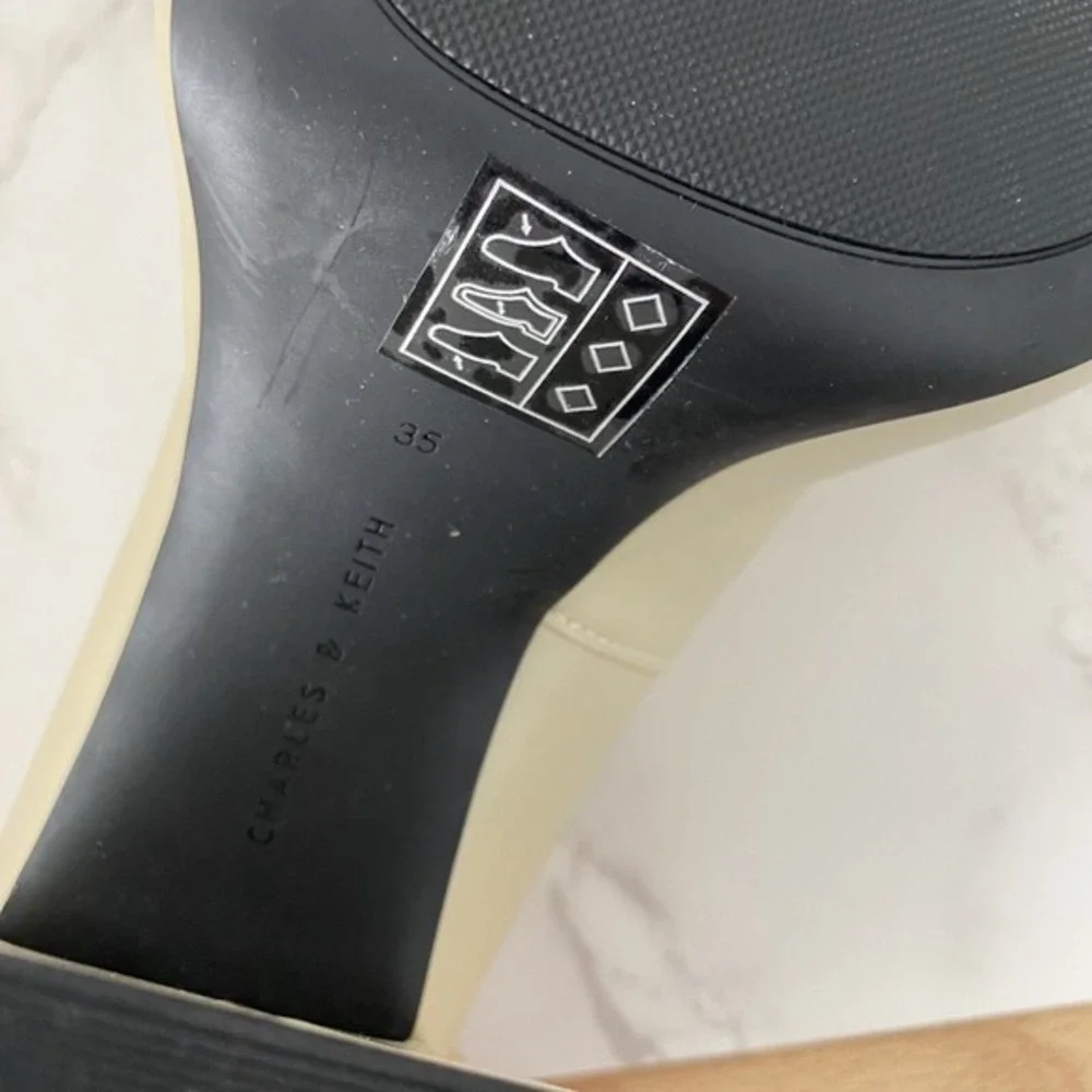 NEW Charles & Keith Monique Ankle-Strap Platform Pumps Sz 35 US 5 Nude Mary Jane